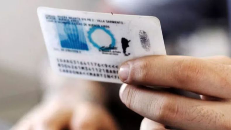 Cambiar de apellido es un proceso legal que requiere fundamentos sólidos, controles judiciales y el cumplimiento de requisitos estrictos.