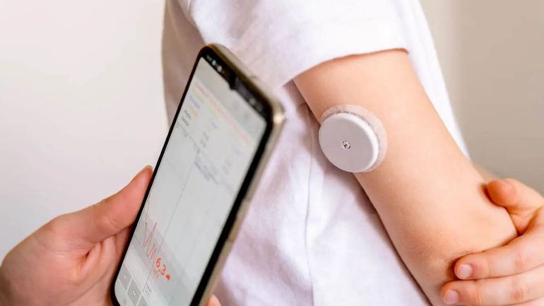 ¡Qué alivio!: Salud entregará dispositivos que evita pinchazos a niños con diabetes 1