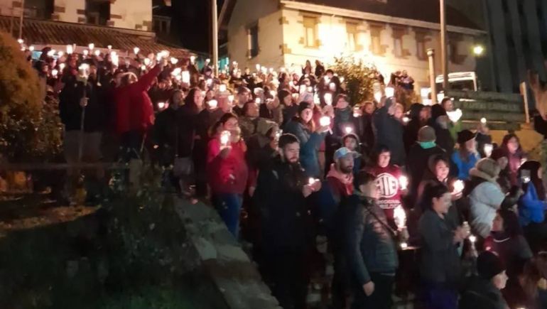 Enfermeros encabezaron una protesta en el hospital de Bariloche. Foto: Bariloche Opina.
