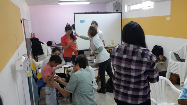 Evaluaron a los chicos con tablas que miden el índice de masa corporal para la edad y la circunferencia de la cintura. &nbsp;