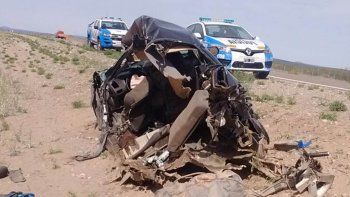 El auto del cipoleño quedó destruido tras el violento impacto.
