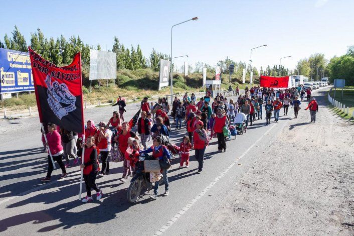 Desocupados cortaron la Ruta 22 y reclamaron puestos de trabajo