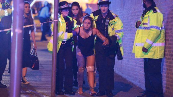 Son 22 los muertos en el atentado en un recital de Ariana Grande 