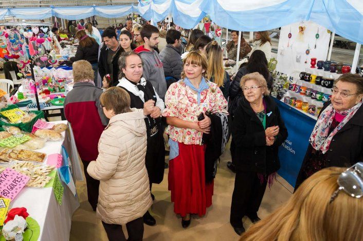 Así se celebró el 25 de Mayo en el Estadio Municipal de Cipo
