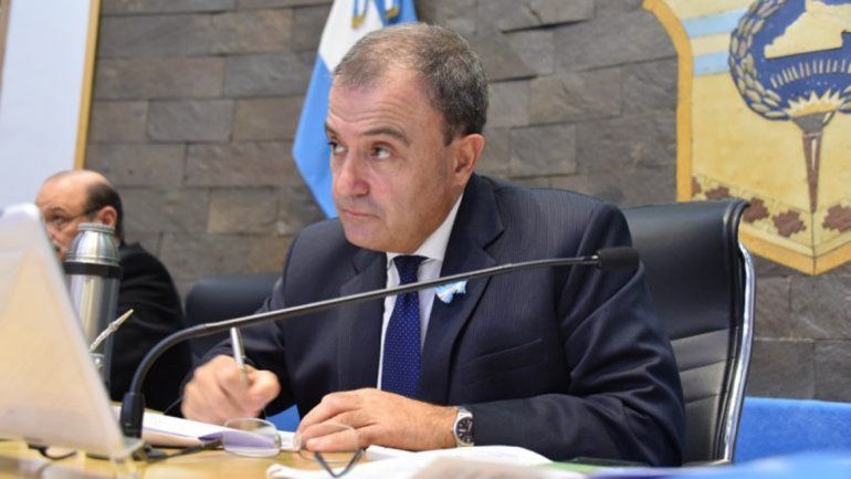 Pesatti tuvo un fuerte cruce con el público tras la votación.
