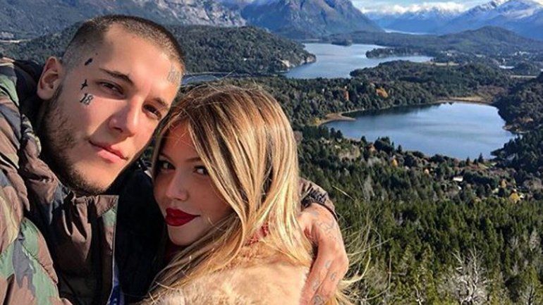 Las excéntricas vacaciones de Alex Caniggia y su novia en Bariloche