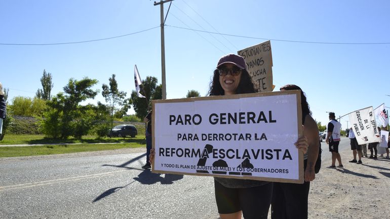 La actividad central de movilización se llevará adelante en General Roca a partir de las 18 junto a otras organizaciones gremiales y sociales. La actividad central de movilización se llevará adelante en General Roca a partir de las 18 junto a otras organizaciones gremiales y sociales.