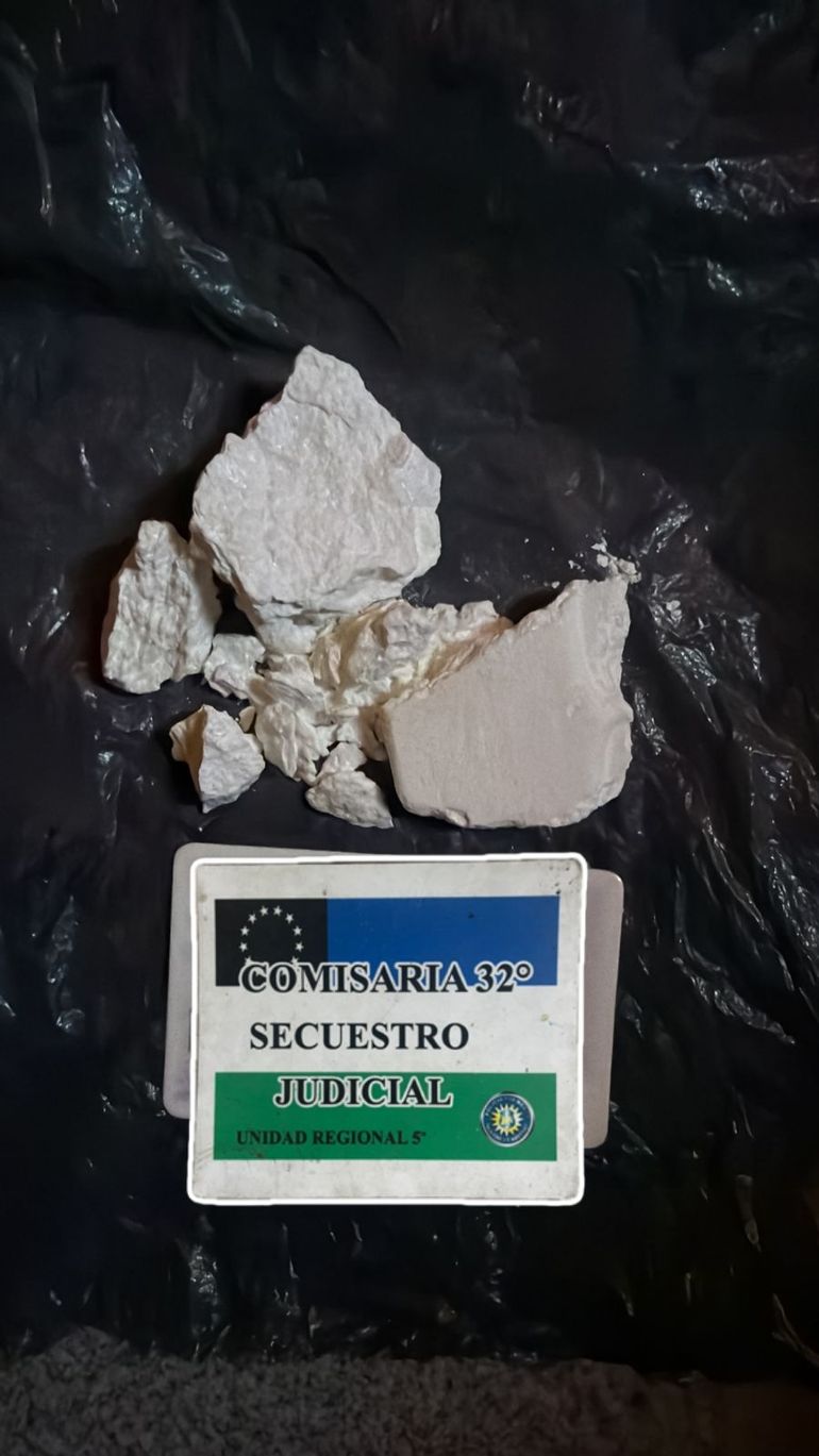 El hallazgo de sustancias ilícitas motivó la intervención de la Brigada de Toxicomanía. El hallazgo de sustancias ilícitas motivó la intervención de la Brigada de Toxicomanía. 