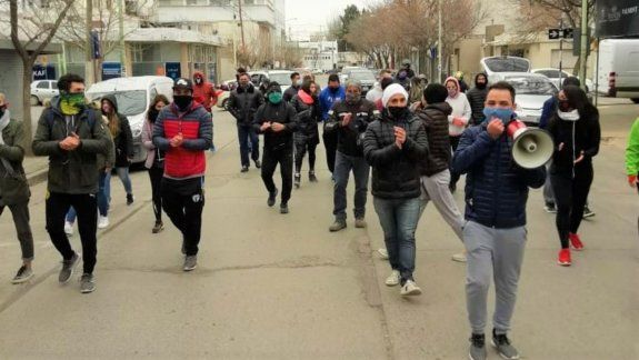 Marcharon por la reapertura de gimnasios y natatorios 