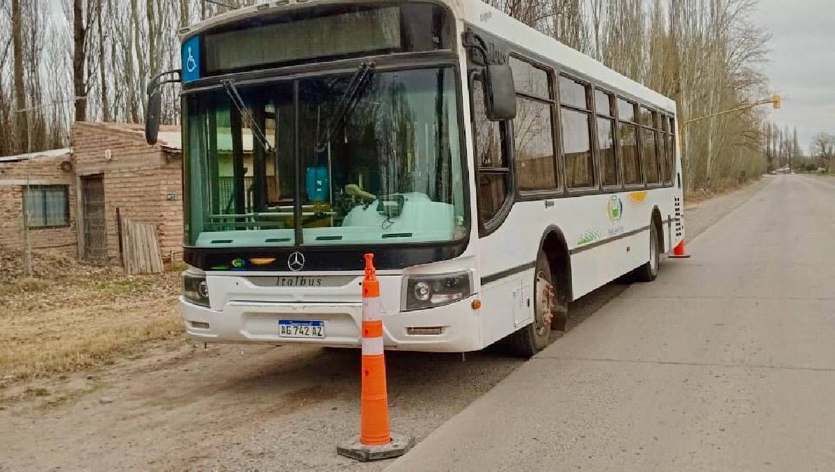 Un colectivero dio alcoholemia positiva en el puente Centenario-Cinco Saltos-