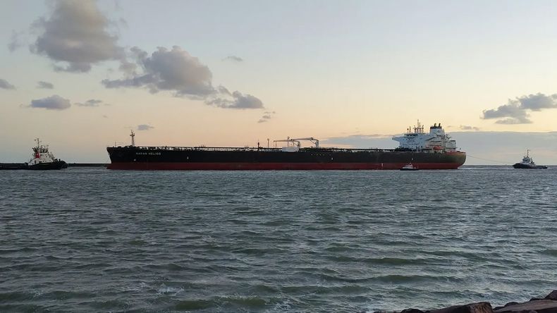 Otamérica construye dos nuevos tanques para acompañar el crecimiento de Vaca Muerta. | LMCipolletti.com Otamérica construye dos nuevos tanques para acompañar el crecimiento de Vaca Muerta.