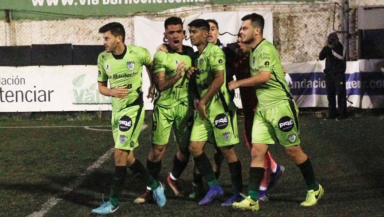 Cipo consiguió un valioso punto con el último aliento