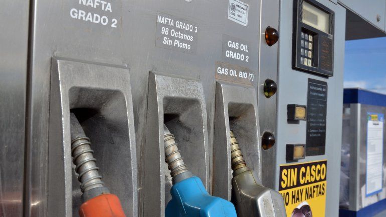 Desde 2018 el Gobierno liberará el precio de los combustibles