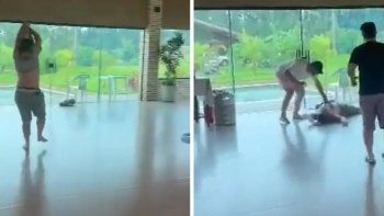 se dio un porrazo contra la puerta al querer festejar