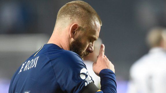 El gol de De Rossi no alcanzó y Boca cayó por penales ante Almagro