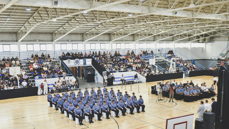 Nuevos agentes de la Policía de Río Negro egresaron en Cipolletti.