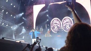 Los Auténticos Decadentes brindarán un show gratuito este domingo en Allen.