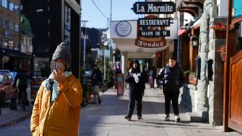 Una familia santafesina denunció una estafa en el alquiler de un departamento en Bariloche. Una familia santafesina denunció una estafa en el alquiler de un departamento en Bariloche.