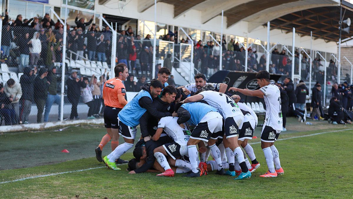 Cipo necesita un triunfo, además de una combinación de resultados.