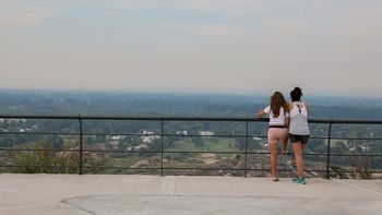 El humo es visible en varias localidades del Alto Valle.