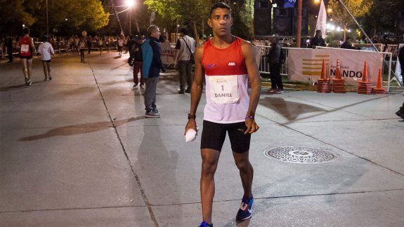 Chaves, el dueño del 1 en los 10 kilómetros de La Corrida de Cipolletti.