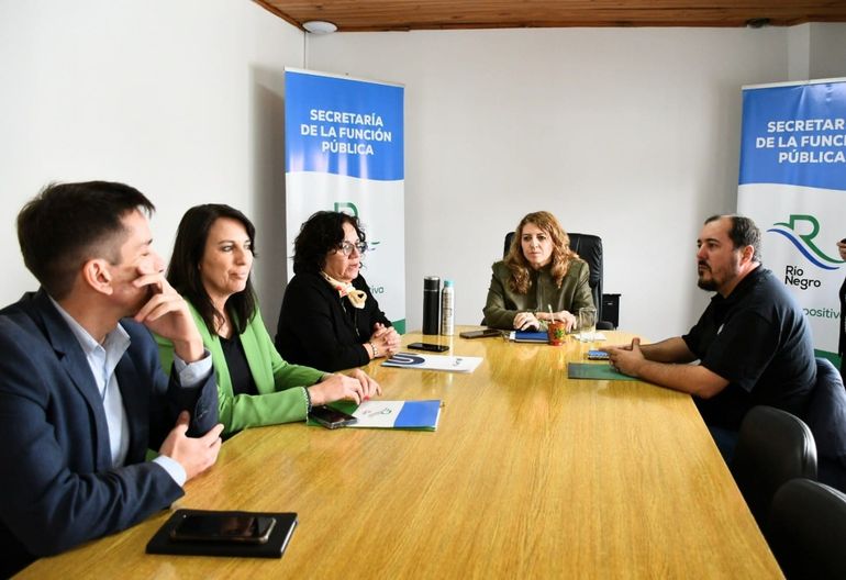 La reunión paritaria se realizó en la capital provincial.