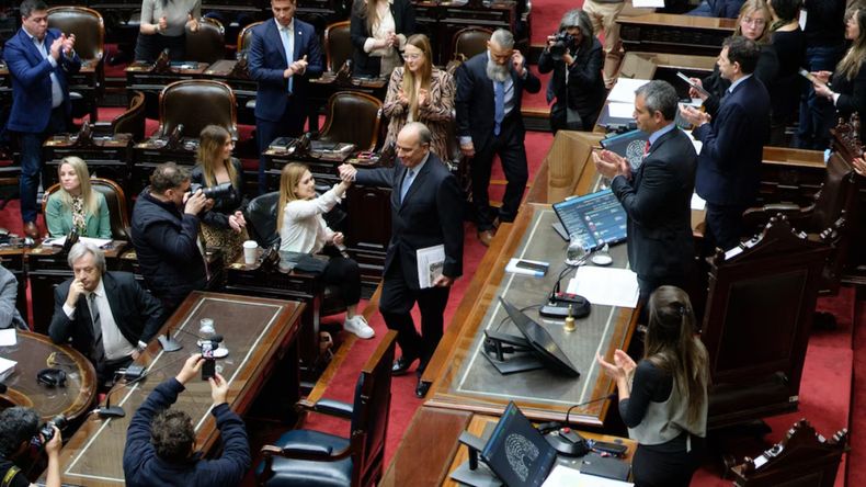 Guillermo Francos se presentó en Diputados