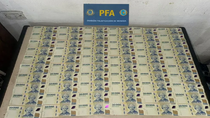 compraban con billetes falsos en comercios y un inesperado detalle los delato