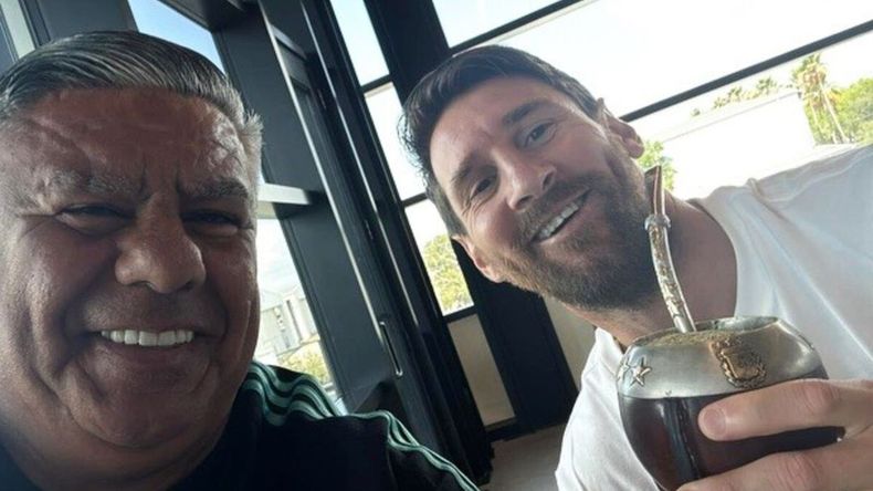 ¿Así o más argentos?: el encuentro entre Lionel Messi y Chiqui Tapia en medio del Mundial de Clubes