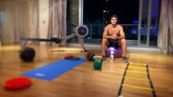 manu urcera mantiene la rutina diaria desde casa manu urcera mantiene la rutina diaria desde casa