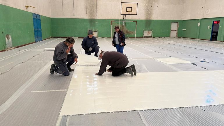 El nuevo piso colocado, ayudará al rendimiento deportivo en cada actividad. El nuevo piso colocado, ayudará al rendimiento deportivo en cada actividad.