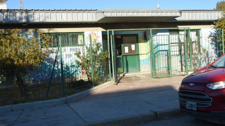 La maestra fue denunciada por padres de la Escuela Primaria Nº 201 de Trelew