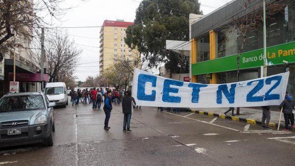 Los estudiantes realizaron varios reclamos por las obras.
