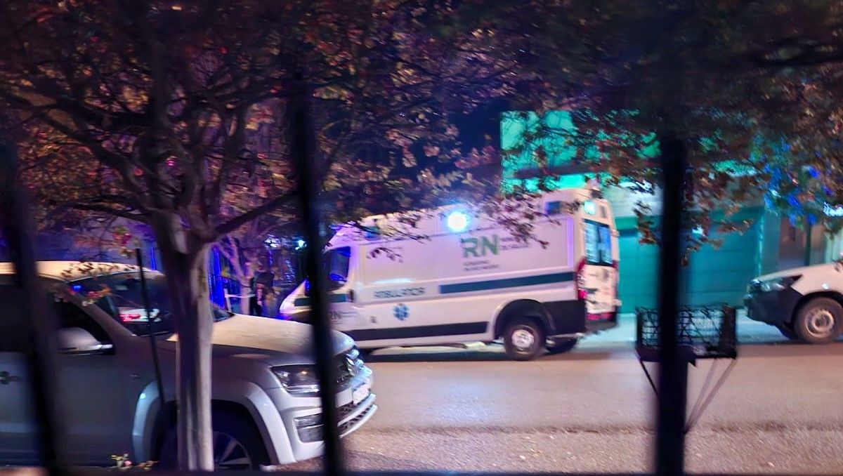 Una ambulancia del hospital de Allen concurrió al lugar donde se produjo el asalto para atender a las víctimas.&nbsp;