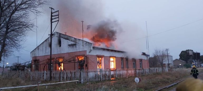 El fuego destruyó un histórico edificio en San Antonio Oeste