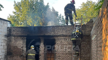 Una persona murió tras el impactante incendio de su vivienda: qué se sabe | LMCipolletti.com Una persona murió tras el impactante incendio de su vivienda: qué se sabe