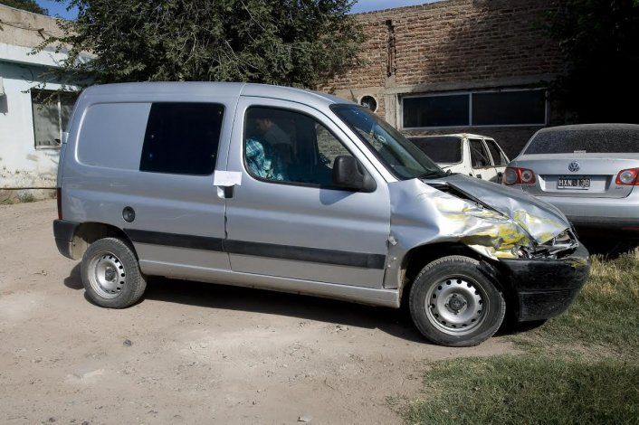 Escapaba de la policía en Cinco Saltos, fue detenido en el ex peaje