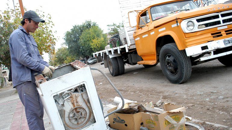 Los vecinos se pueden deshacer de esos trastos viejos que ya no utilizan.