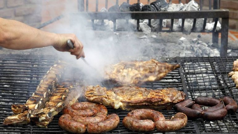 El humo de las parrillas, frecuente motivo de discordia entre vecinos.
