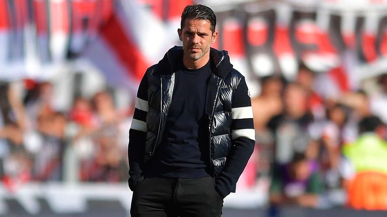 Fernando Gago sigue sin poder ganarle a River como entrenador.