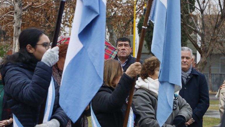 En imágenes, el emotivo acto por el Día de la Bandera en Cipolletti