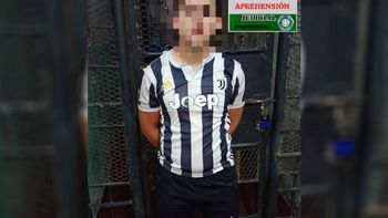 El hombre acusado de golpear a su pareja y atrincherarse con su bebé de pocos meses. La Policía de Cinco Saltos logró que se entregara.&nbsp;