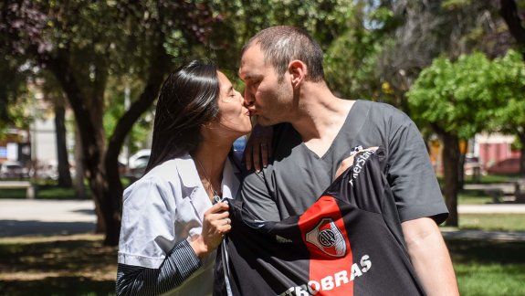 Una pareja neuquina se casa el día en que se define la Libertadores