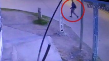 depravado acoso a una adolescente que iba al colegio en neuquen