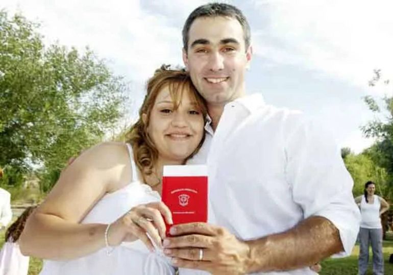 La pareja a la que Mónica casó en la Isla Jordán.