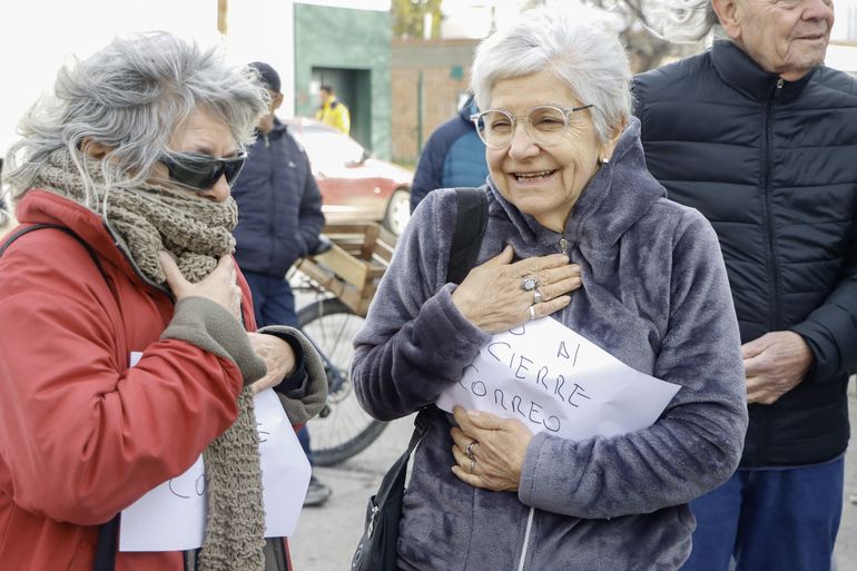 Gente con toda una vida en la ciudad apoyó la causa y estuvo en la manifestación. Foto Anahí Cárdena.