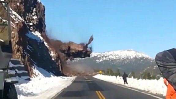 Mirá el impresionante derrumbe sobre la Ruta 40 