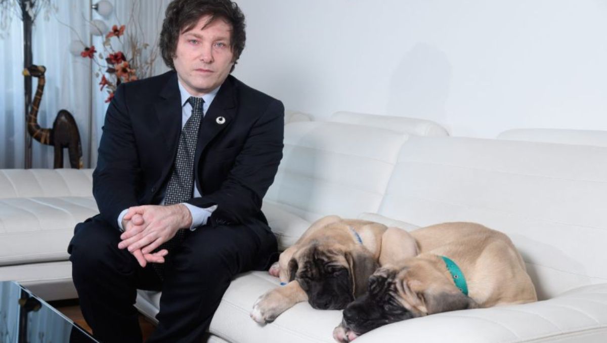 Javier Milei y sus perros, una historia de clonación y misterio.