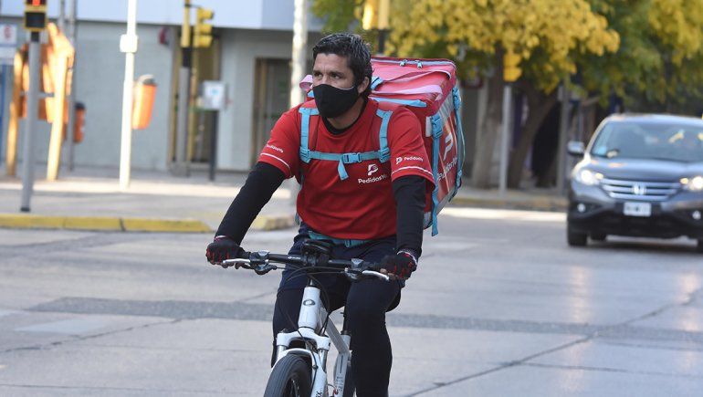 Buscan regular apps de delivery en la Provincia