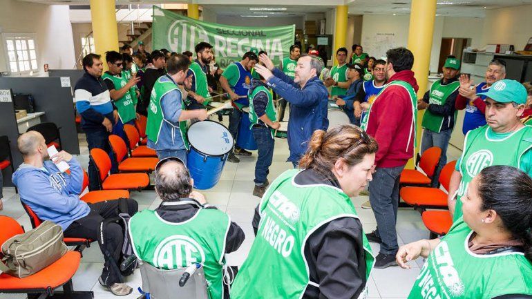 La semana pasada ATE copó las instalaciones del Municipio en una protesta que incluyó un corte en Yrigoyen y Villegas.